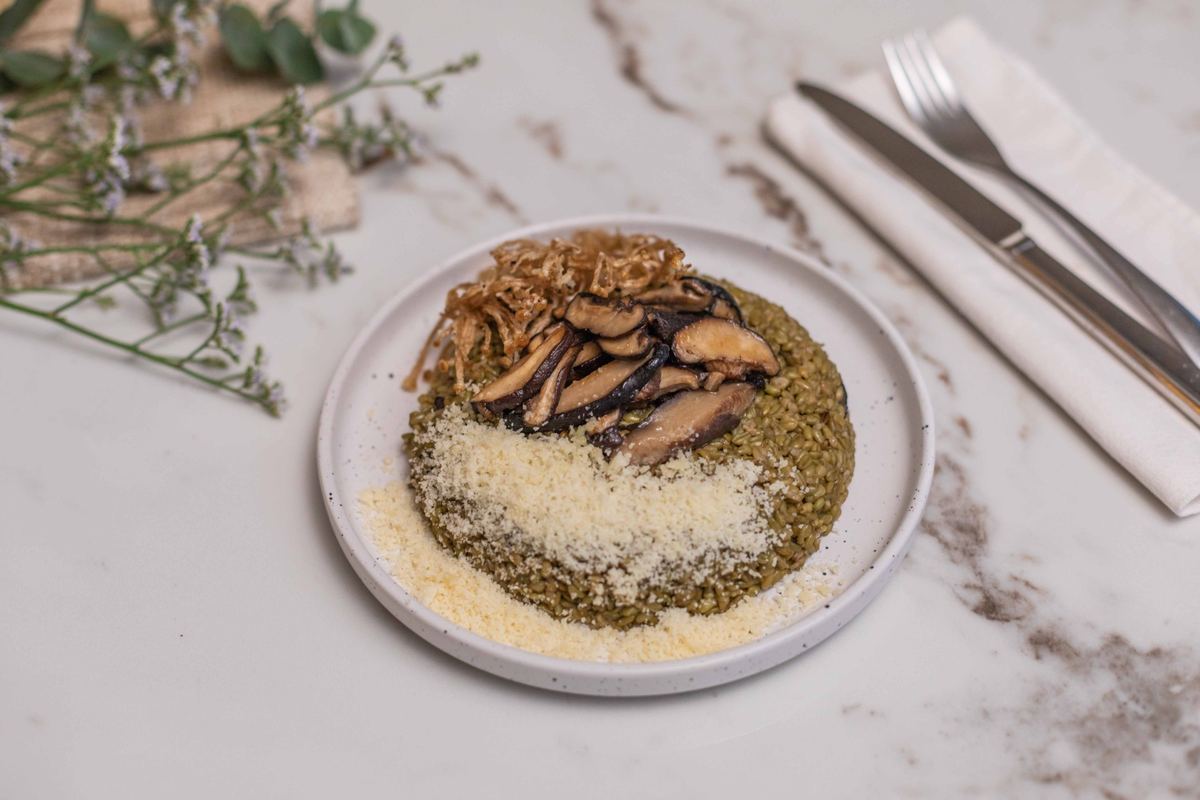 Blé vert façon risotto, champignons shiitakés et parmesan