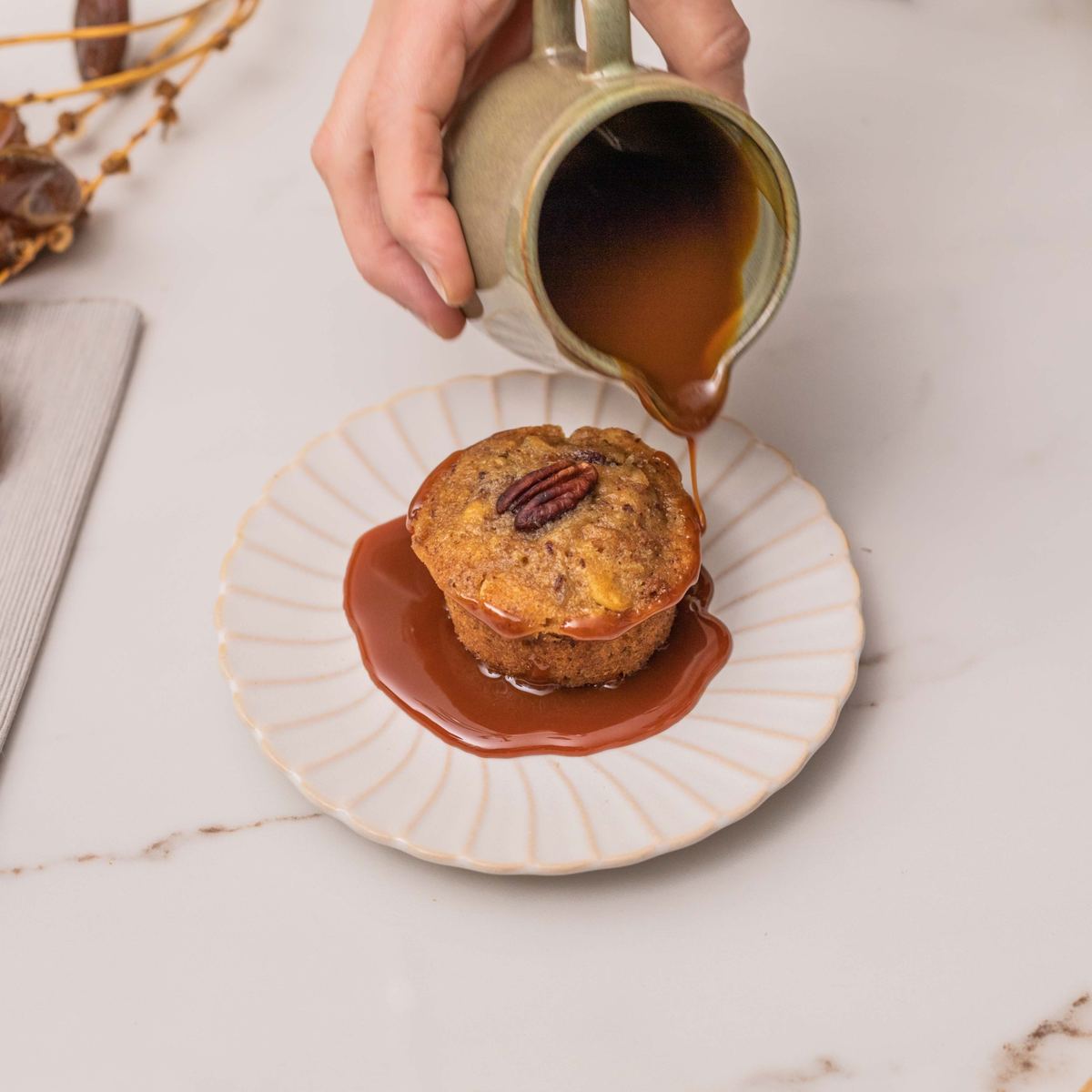 Muffin à la noix de pécan nappé de caramel